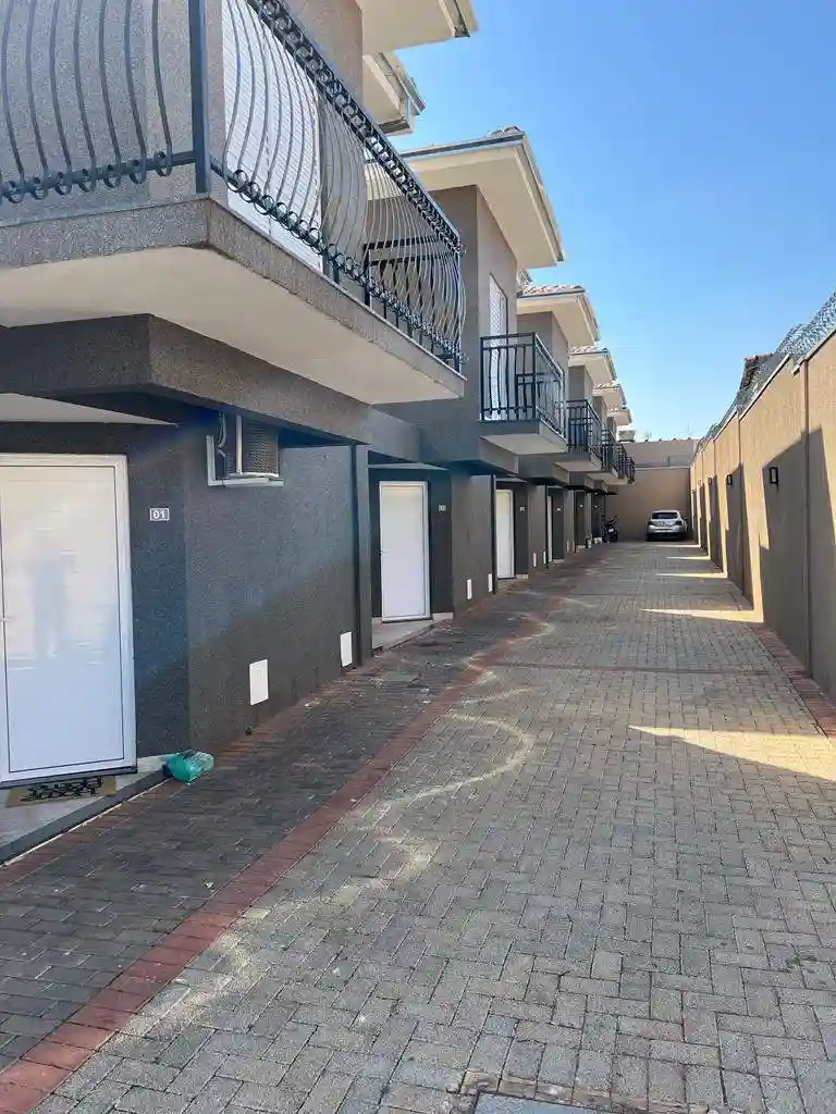 Casa de Condomínio com 2 quartos à venda, 100m² — foto 3 de 21