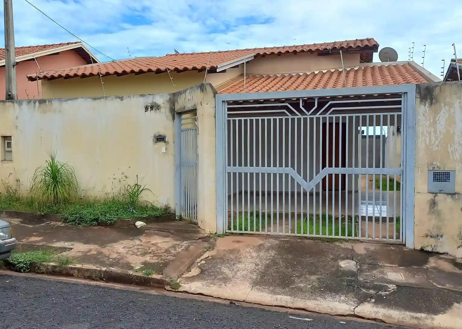 Casa com 2 quartos à venda, 200m² — foto 1 de 10