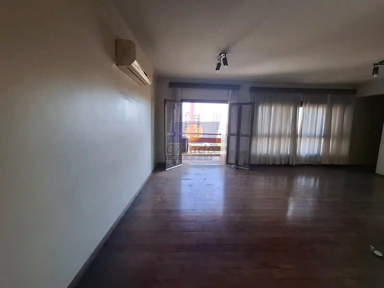 Apartamento com 3 quartos à venda, 148m² — foto 1 de 26