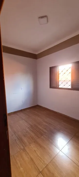 Casa com 3 quartos à venda, 200m² — foto 9 de 12