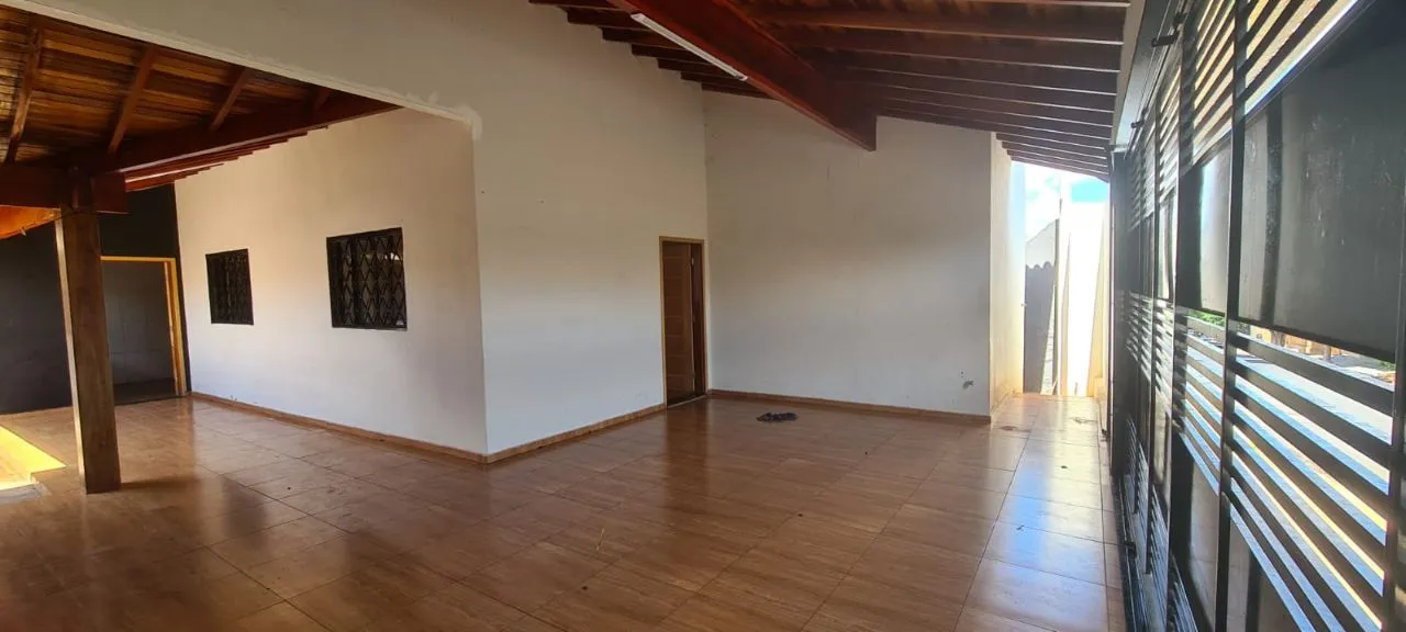 Casa com 3 quartos à venda, 200m² — foto 3 de 12