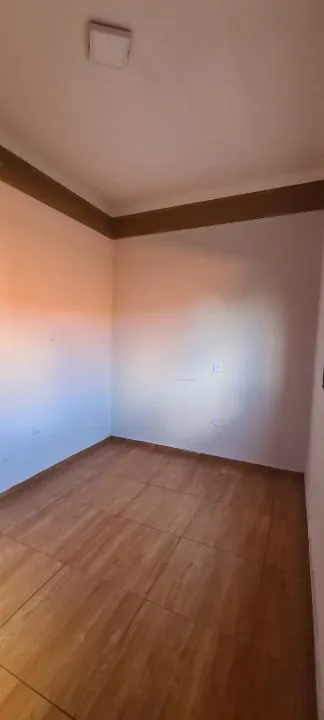 Casa com 3 quartos à venda, 200m² — foto 10 de 12