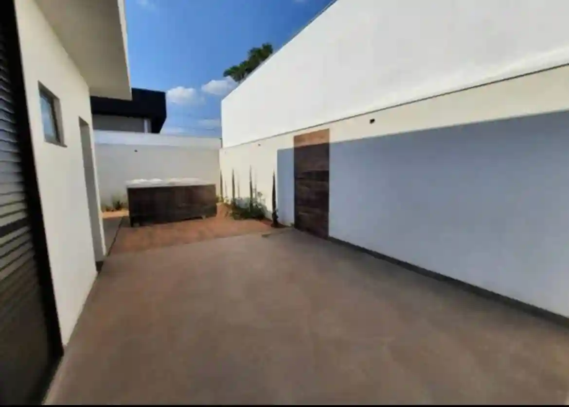 Casa de Condomínio com 3 quartos à venda, 200m² — foto 3 de 15