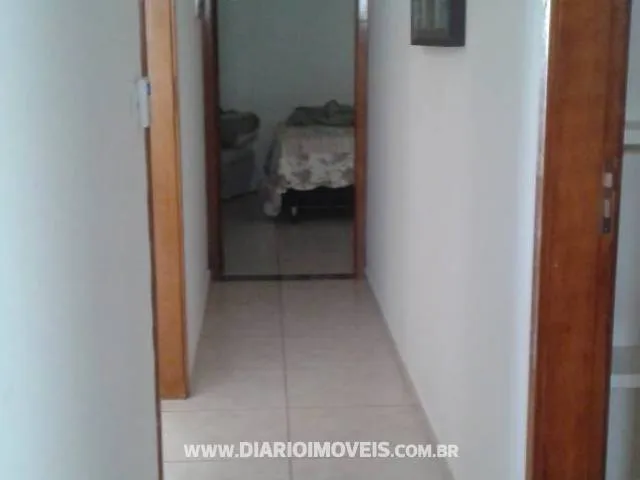 Casa à venda — foto 2 de 2