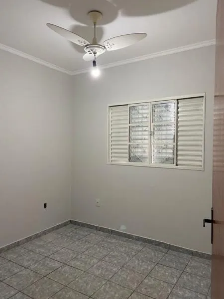 Casa à venda — foto 4 de 6