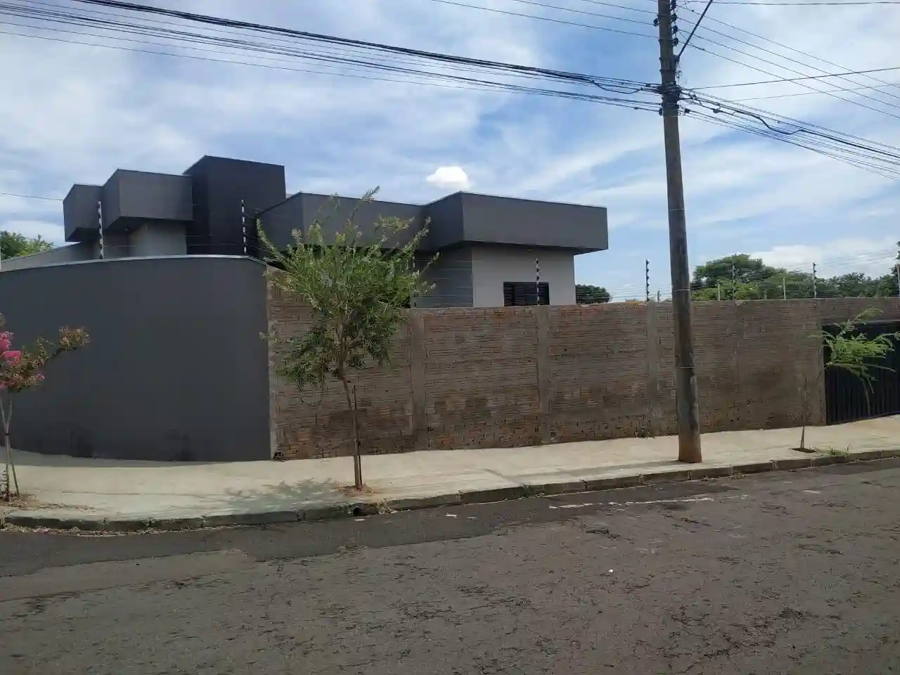 Casa com 2 quartos à venda, 235m² — foto 2 de 17