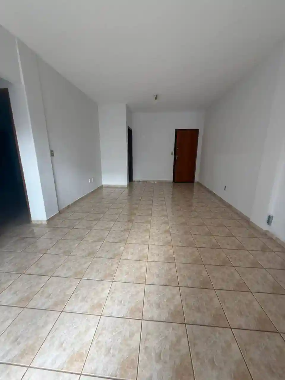 Apartamento com 2 quartos para aluguel, 70m² — foto 3 de 8