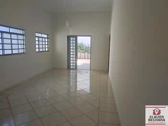Casa com 3 quartos à venda, 126m² — foto 1 de 25
