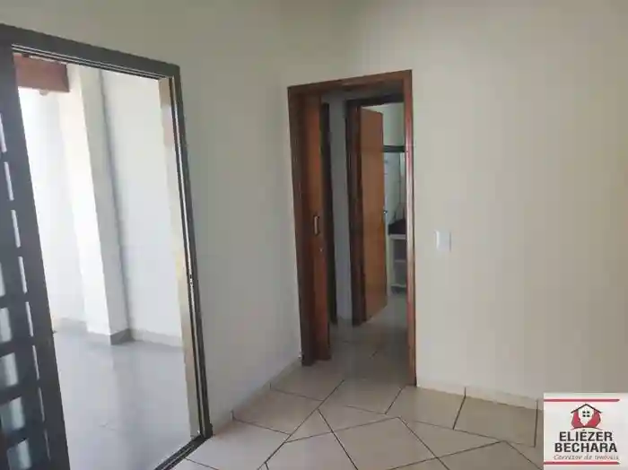 Casa com 3 quartos à venda, 126m² — foto 3 de 25