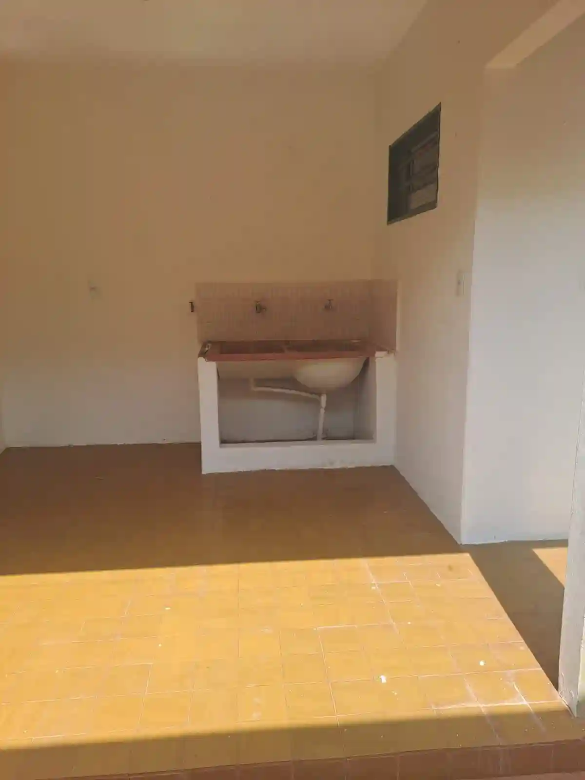 Casa com 3 quartos à venda, 180m² — foto 3 de 24