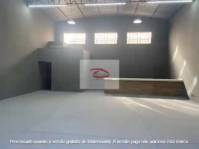Galpão / Depósito / Armazém  para aluguel, 130m² — foto 2 de 7
