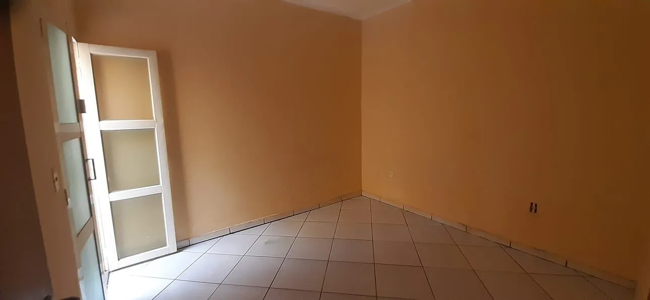 Casa com 3 quartos para aluguel, 190m² — foto 9 de 17