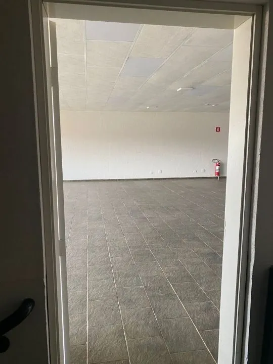 Loja / Salão / Ponto Comercial para aluguel — foto 1 de 14