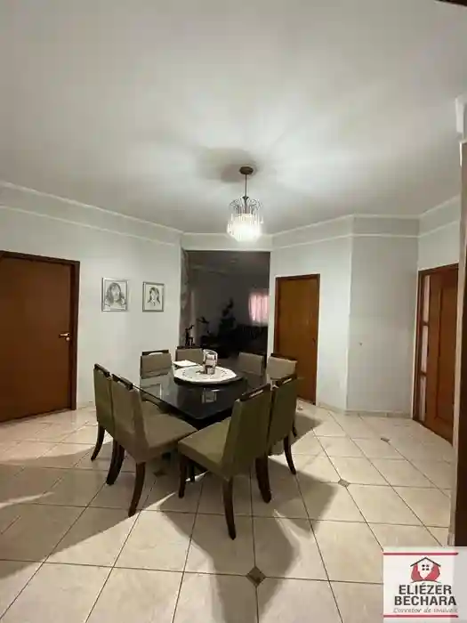 Casa com 3 quartos à venda, 220m² — foto 11 de 14