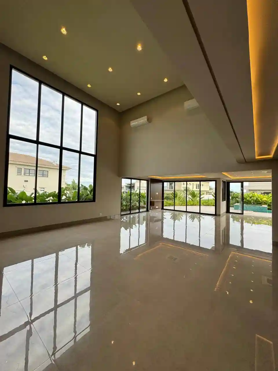 Casa de Condomínio com 5 quartos à venda, 515m² — foto 5 de 16