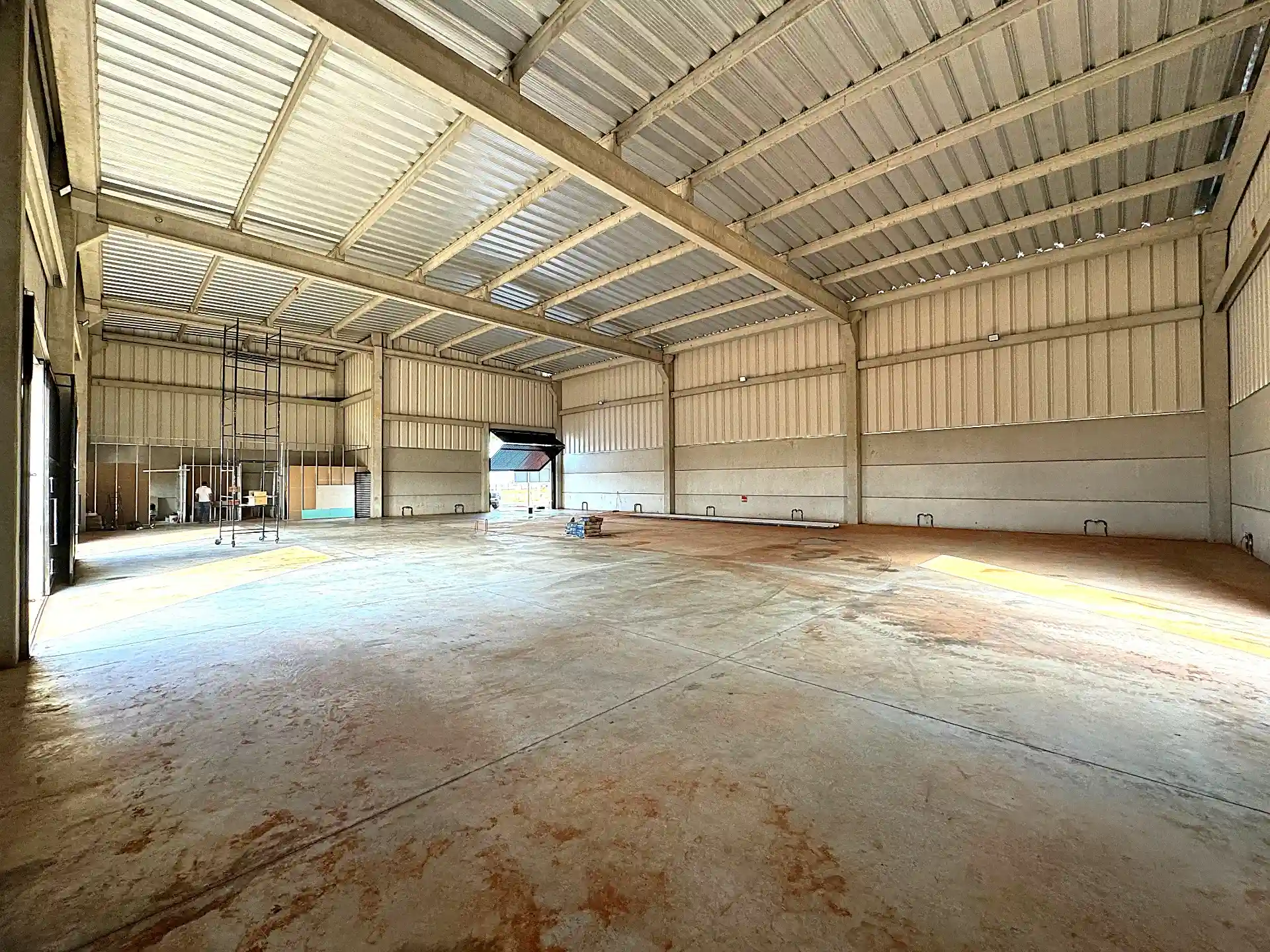 Galpão / Depósito / Armazém  para aluguel, 1230m² — foto 3 de 5