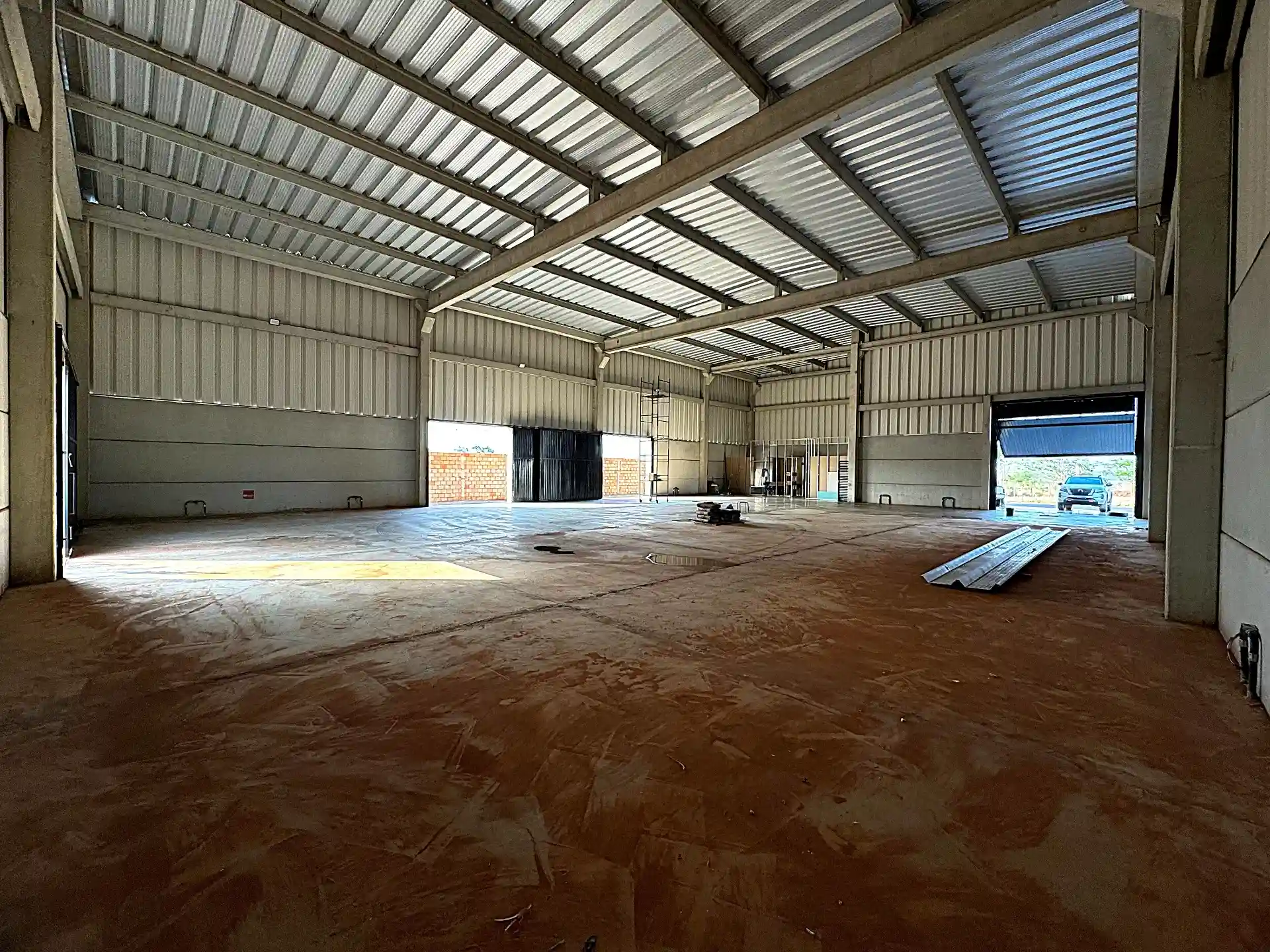 Galpão / Depósito / Armazém  para aluguel, 1230m² — foto 4 de 5