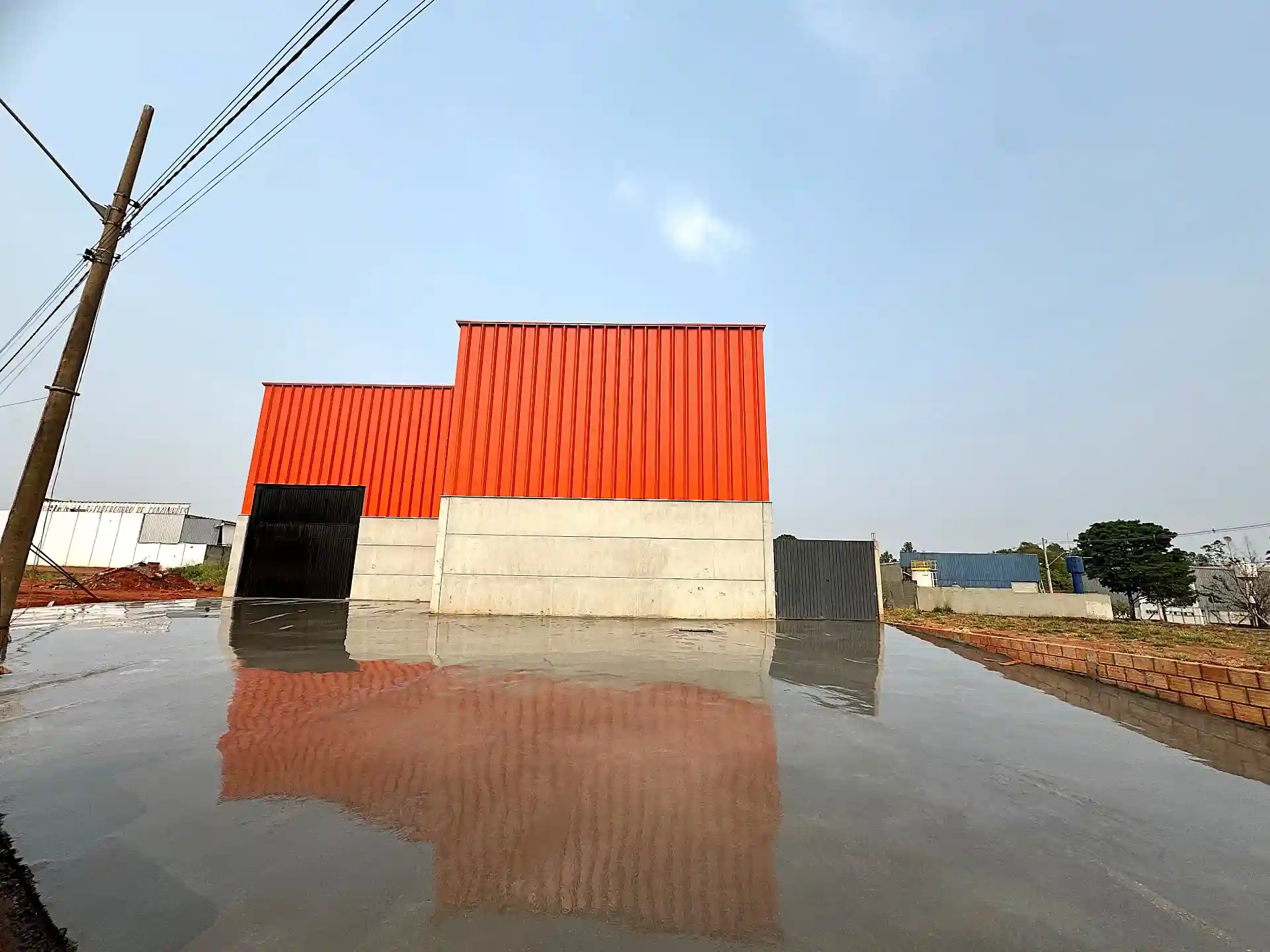 Galpão / Depósito / Armazém  para aluguel, 1230m² — foto 1 de 5
