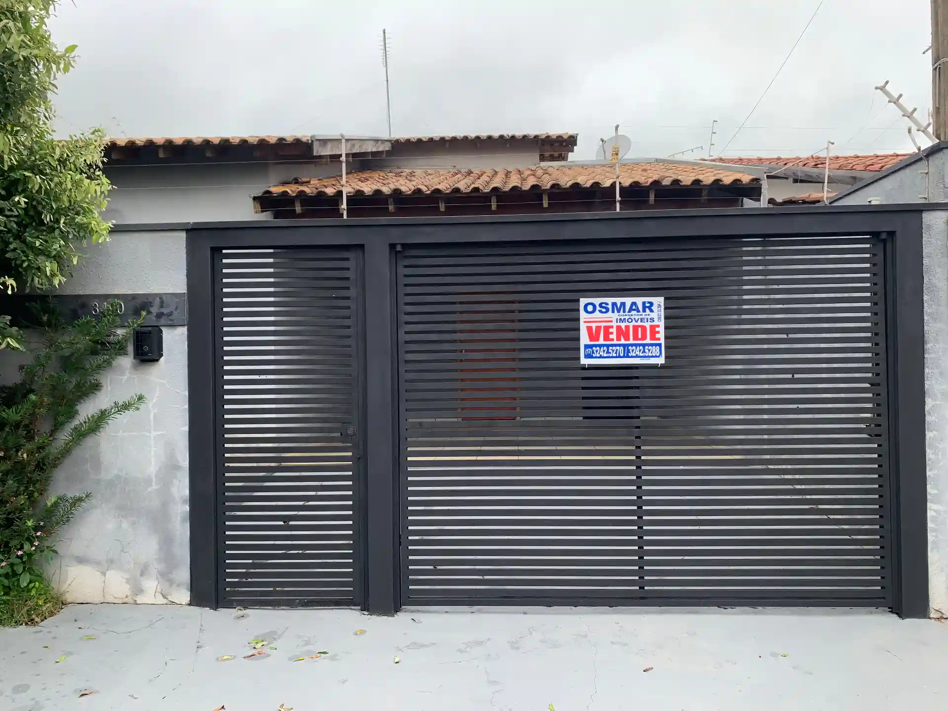Casa com 3 quartos à venda, 100m² — foto 1 de 32