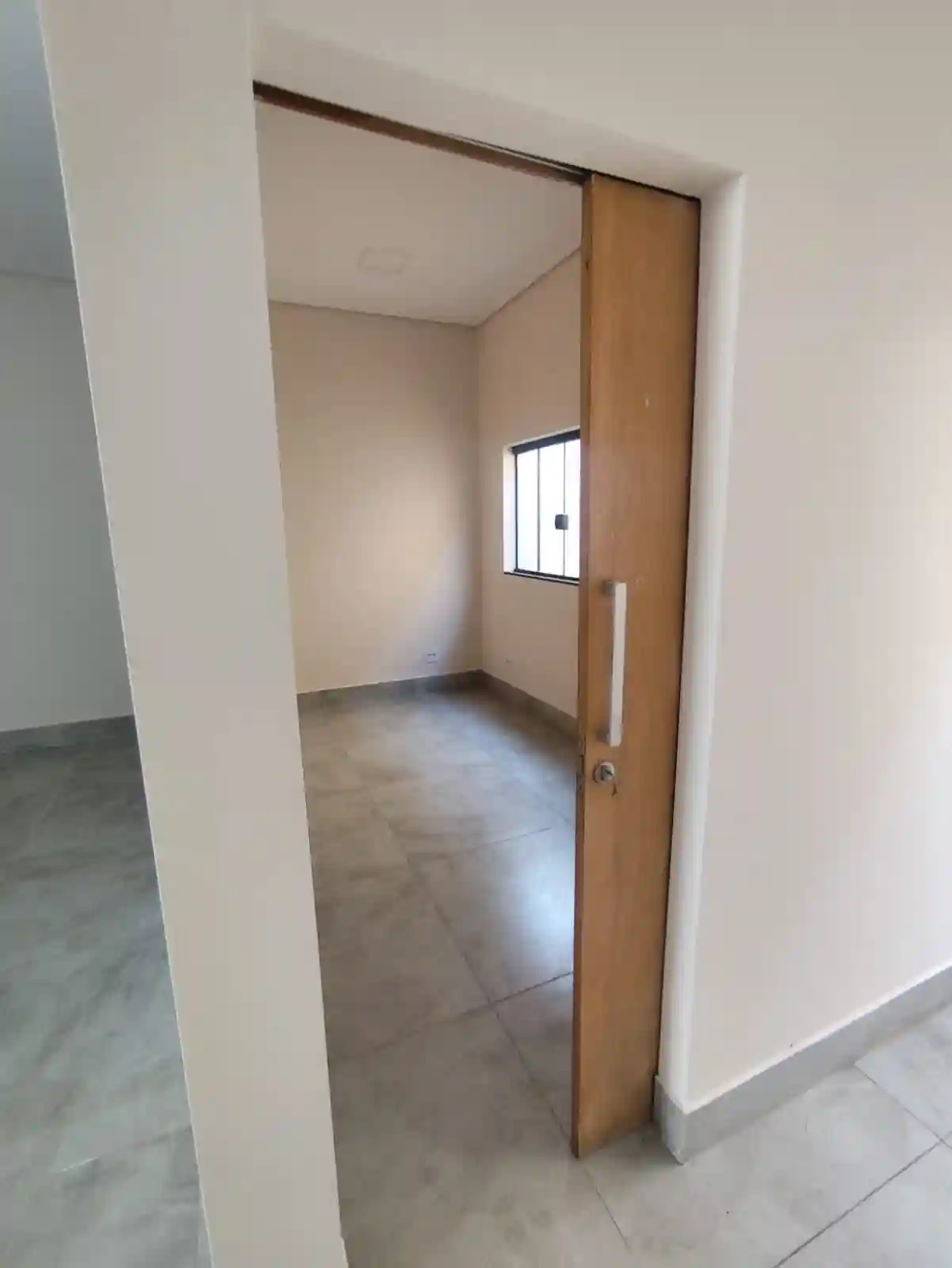 Conjunto Comercial / Sala com 3 quartos à venda, 100m² — foto 2 de 23