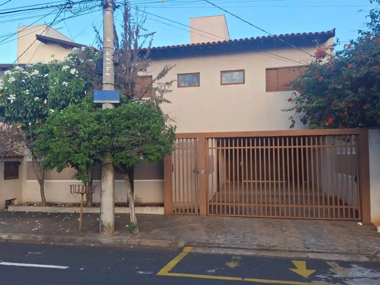 Casa com 4 quartos à venda, 400m² — foto 1 de 8