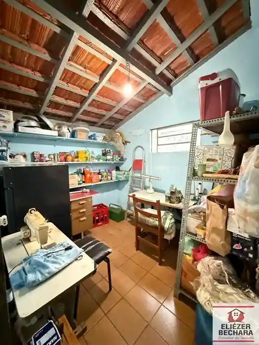 Casa com 4 quartos à venda, 230m² — foto 2 de 23