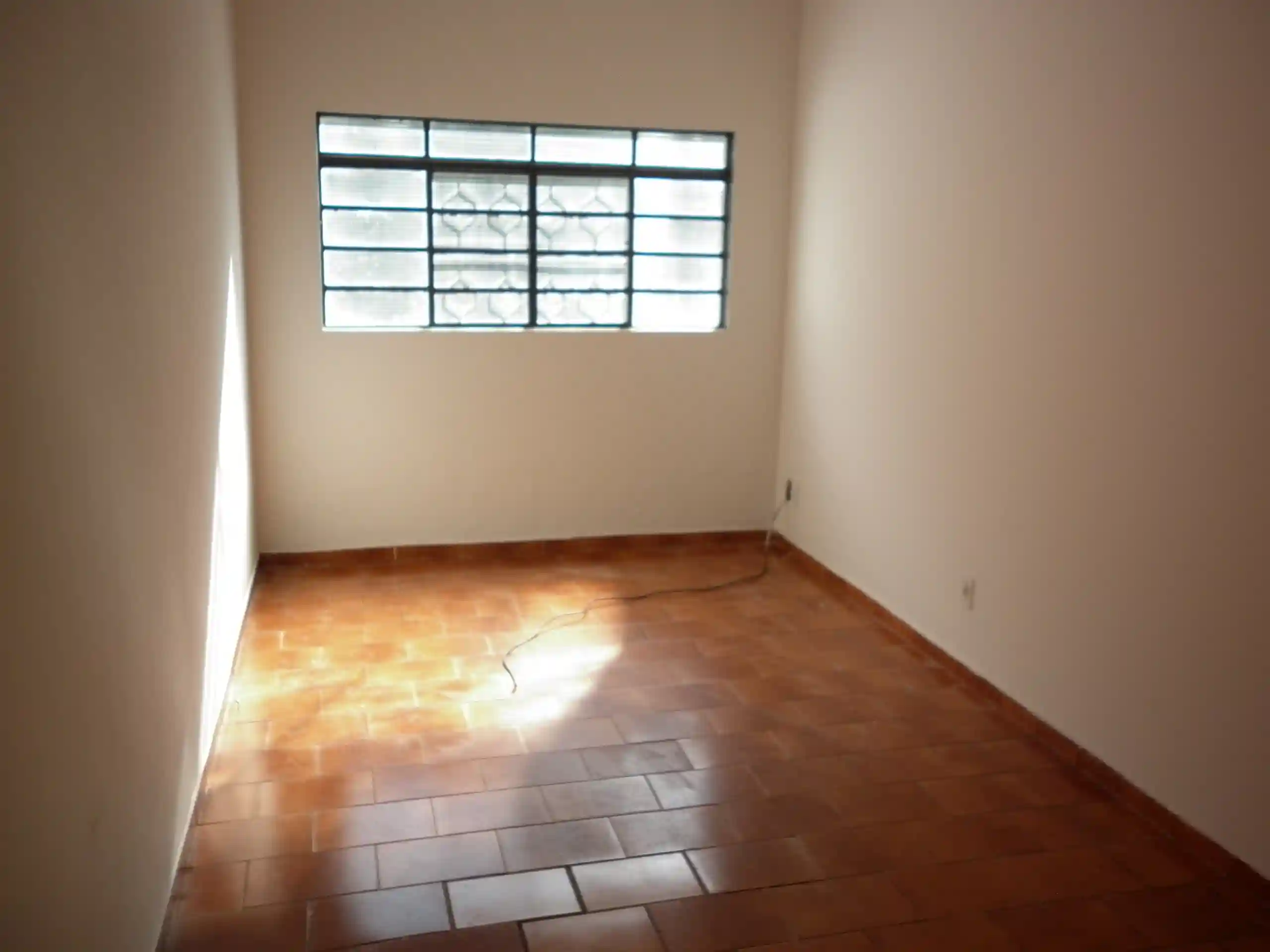 Casa à venda — foto 2 de 3