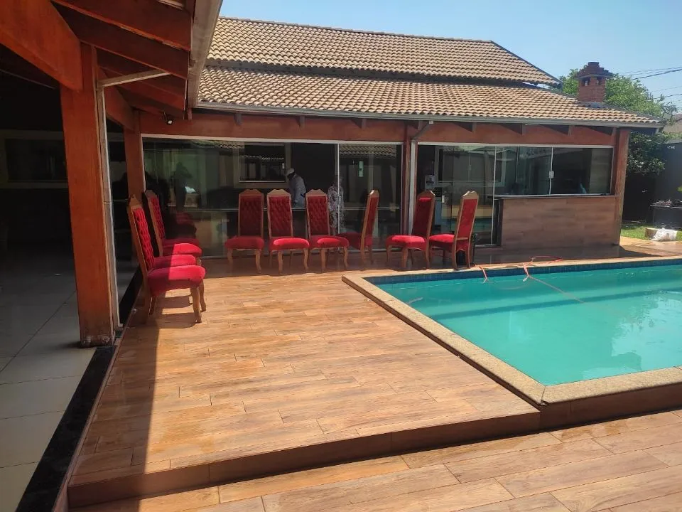 Casa com 4 quartos à venda, 800m² — foto 2 de 23