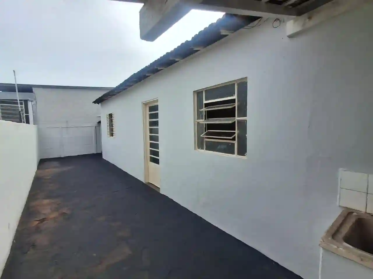 Casa com 1 quarto para aluguel, 35m² — foto 1 de 7