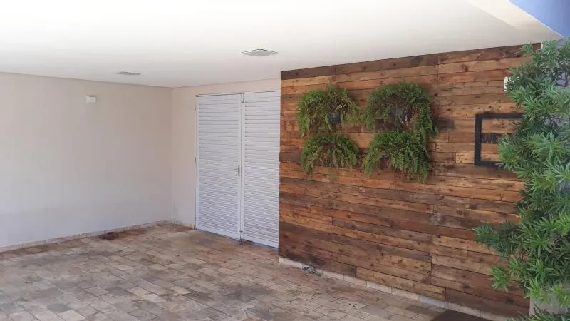 Casa à venda — foto 1 de 2