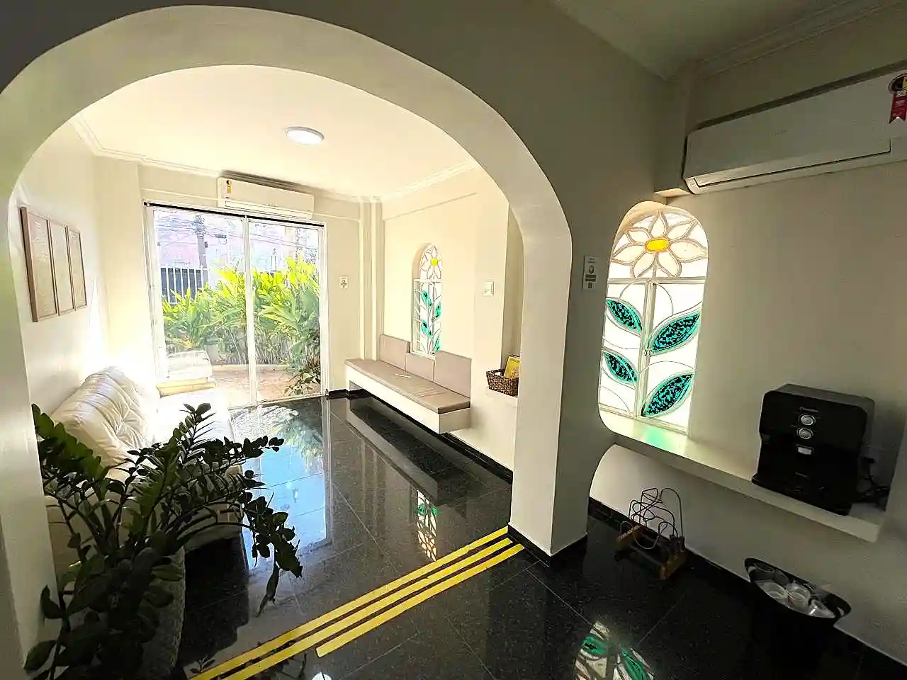 Casa Comercial com 5 quartos à venda, 300m² — foto 3 de 16