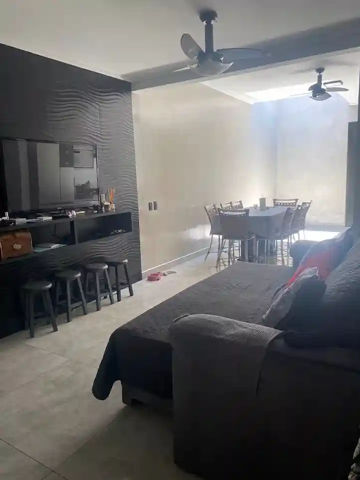 Casa com 2 quartos à venda, 100m² — foto 2 de 19