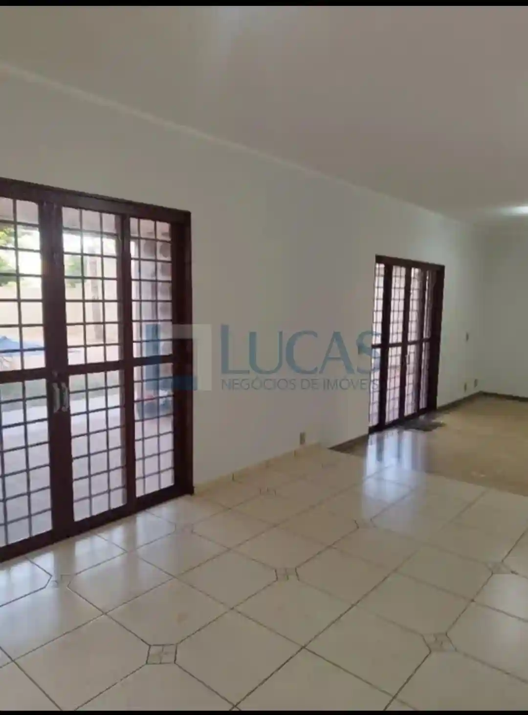 Casa com 3 quartos à venda, 248m² — foto 5 de 18