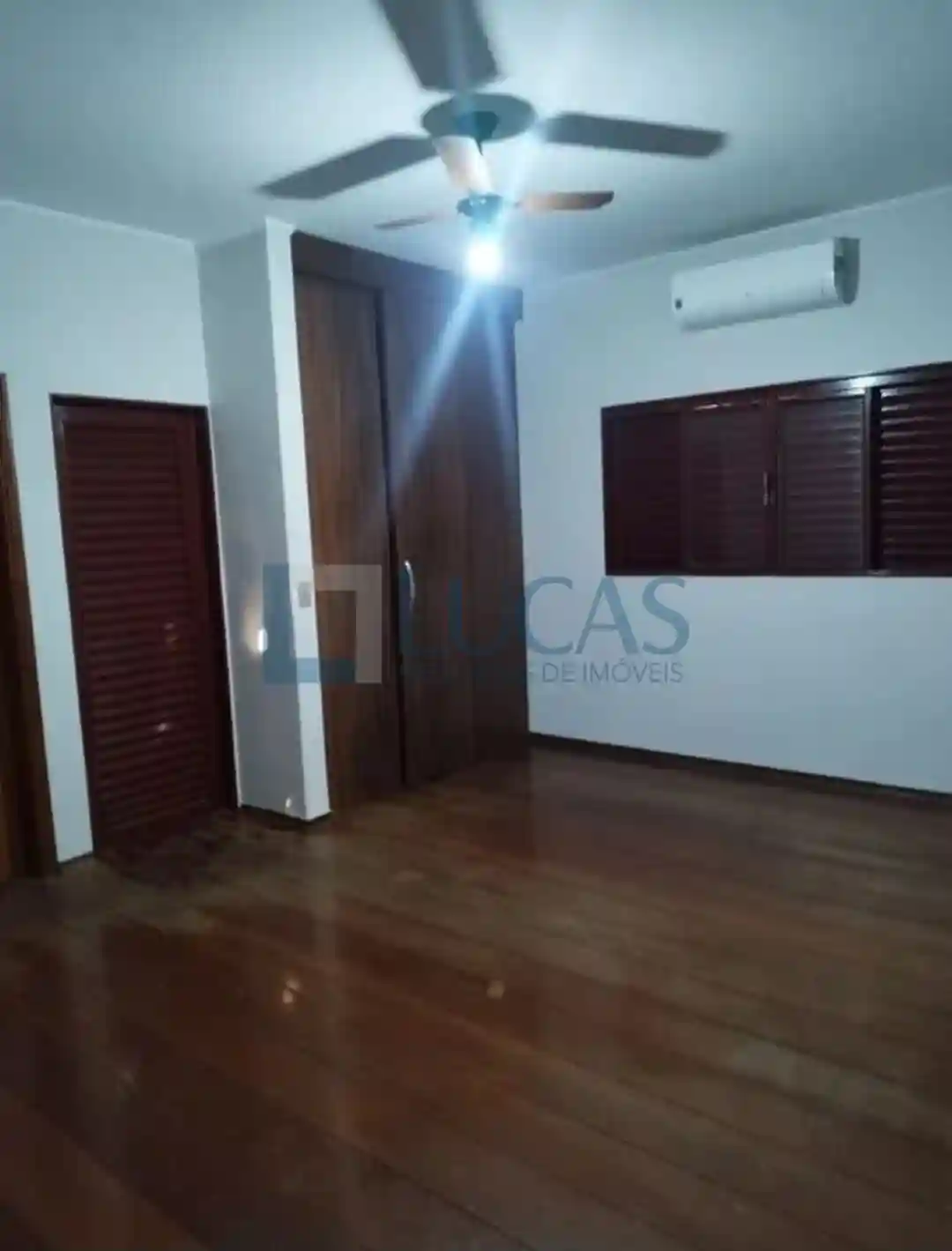 Casa com 3 quartos à venda, 248m² — foto 9 de 18