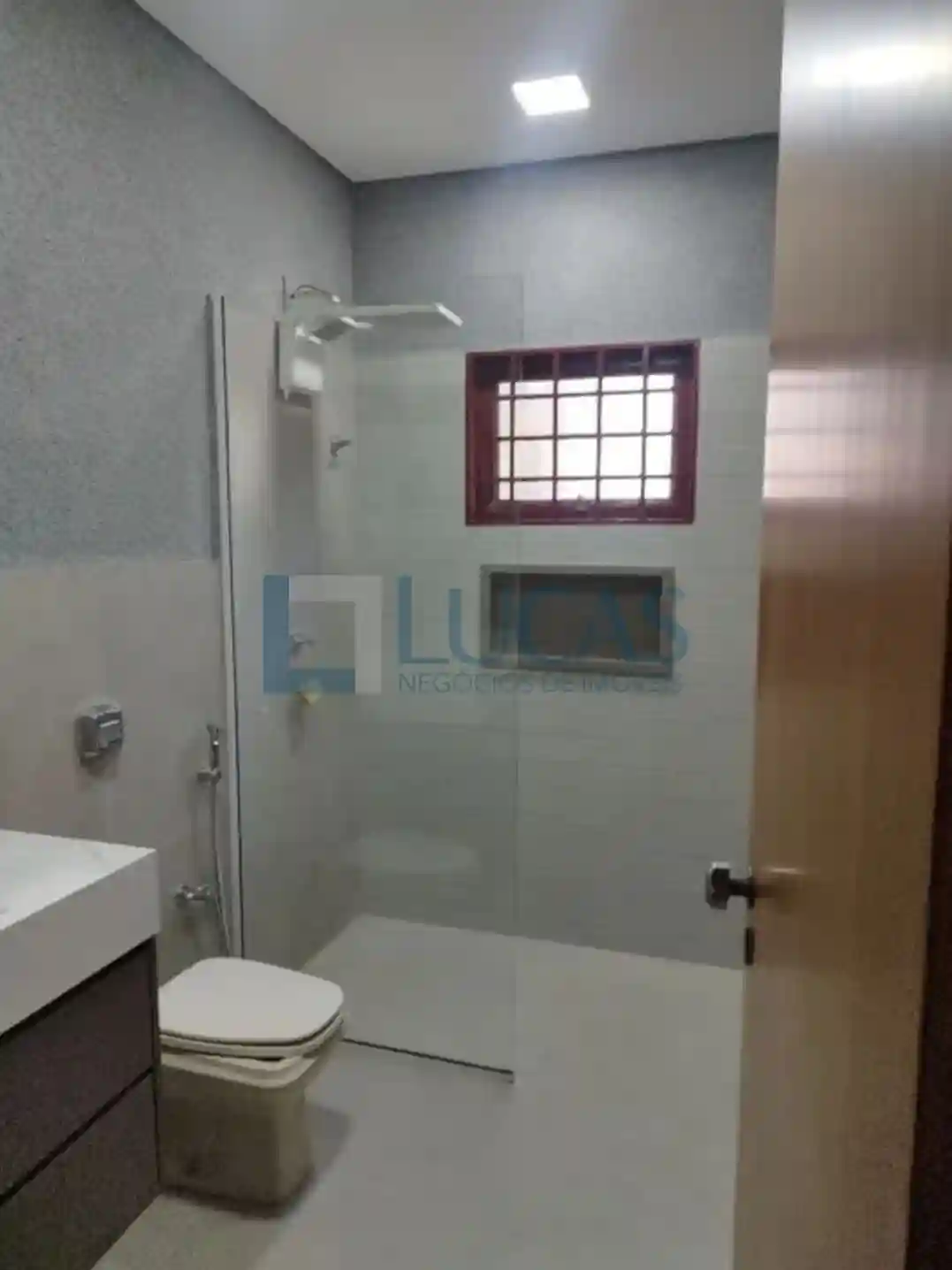 Casa com 3 quartos à venda, 248m² — foto 15 de 18