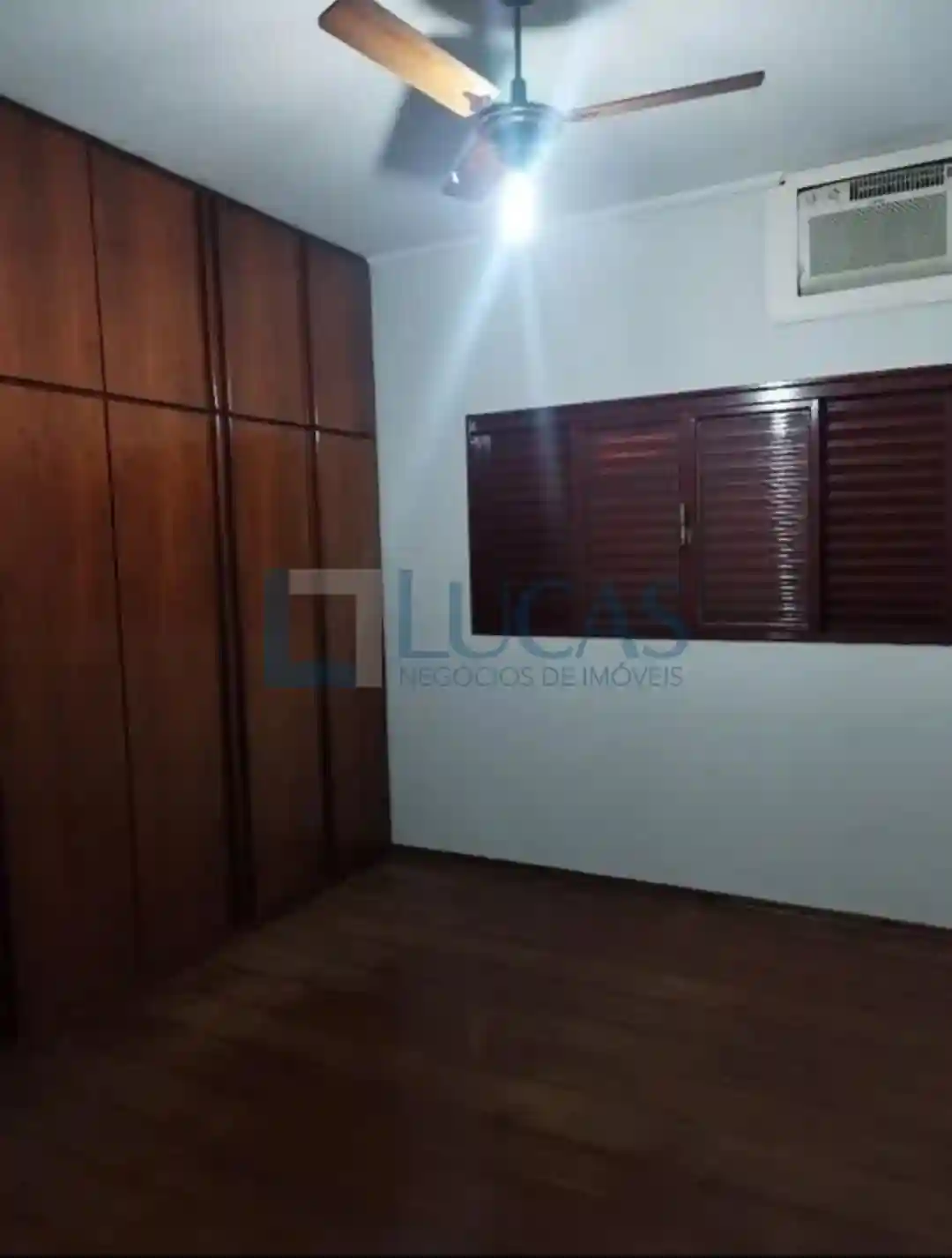 Casa com 3 quartos à venda, 248m² — foto 12 de 18