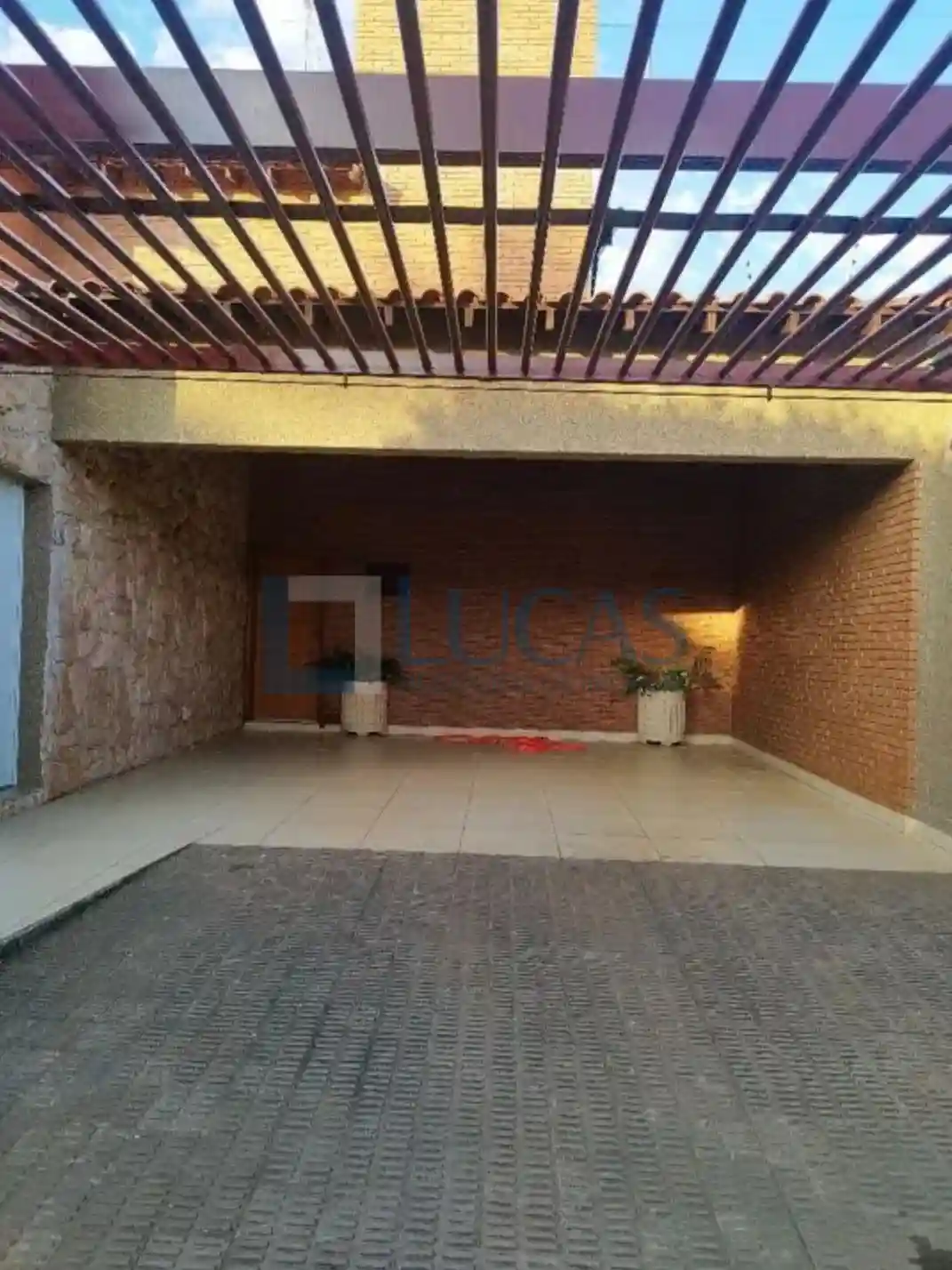 Casa com 3 quartos à venda, 248m² — foto 3 de 18
