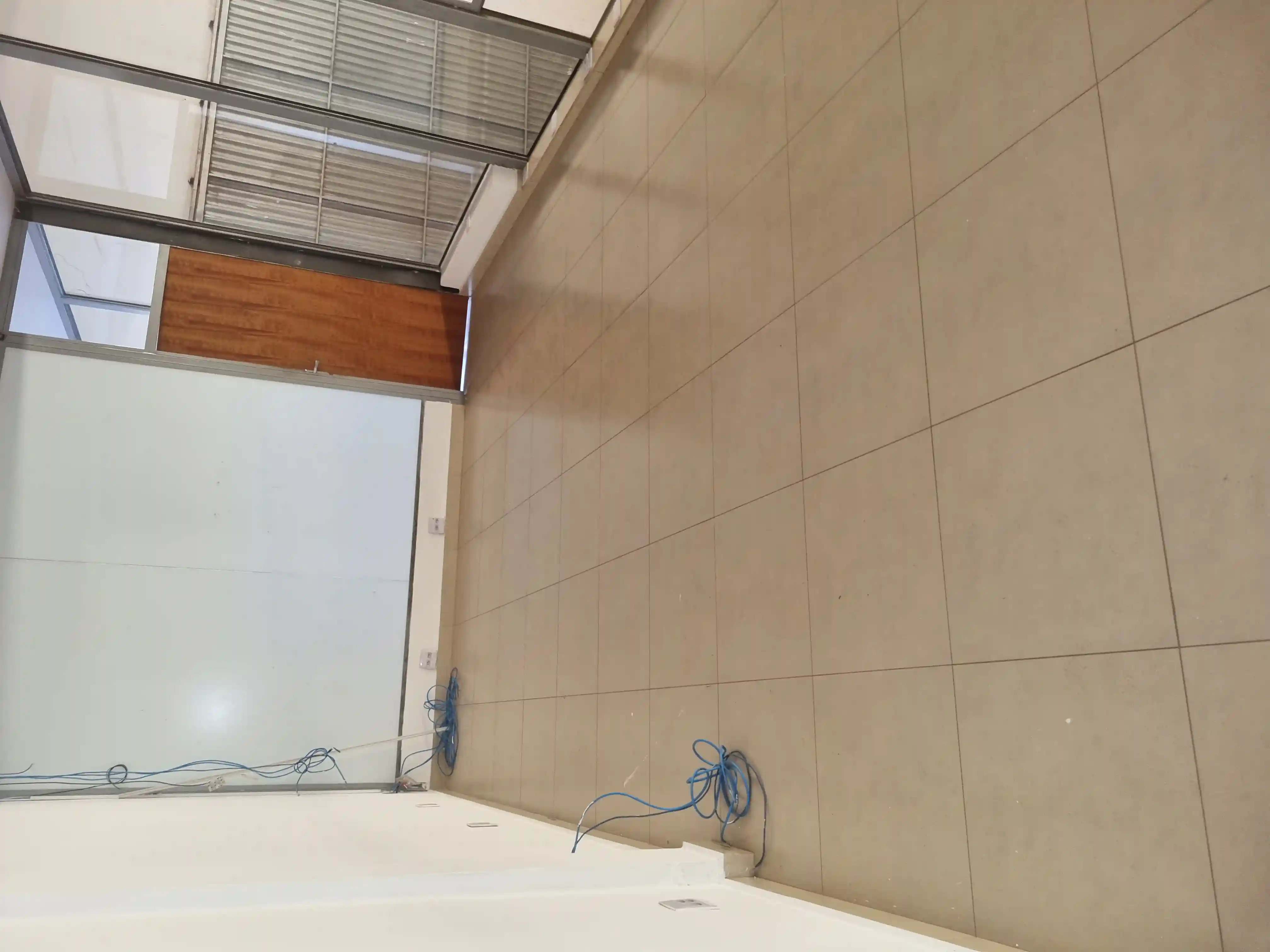 Galpão / Depósito / Armazém  para aluguel, 1000m² — foto 6 de 8