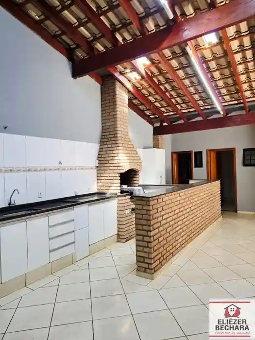 Casa com 3 quartos à venda, 290m² — foto 1 de 21