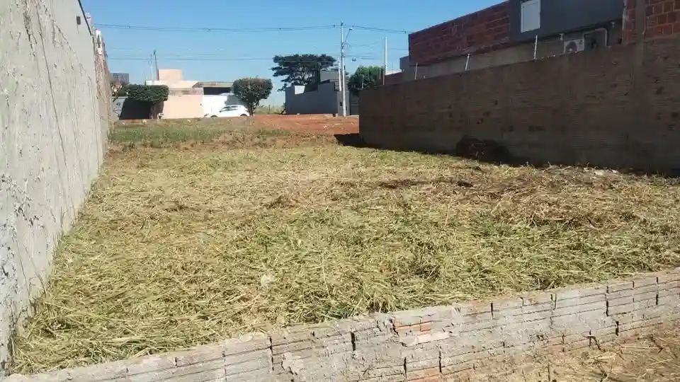 Terreno / Lote / Condomínio  à venda, 200m² — foto 2 de 2