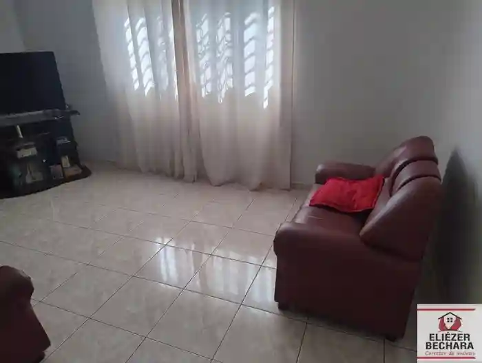 Casa com 3 quartos à venda, 220m² — foto 1 de 58