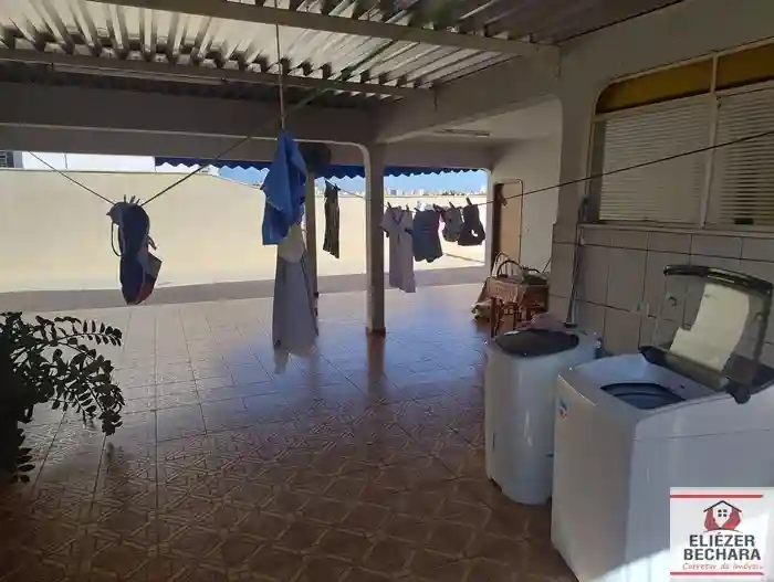Casa com 3 quartos à venda, 220m² — foto 28 de 58