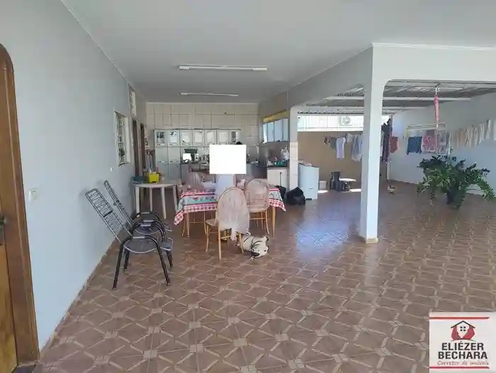 Casa com 3 quartos à venda, 220m² — foto 2 de 58