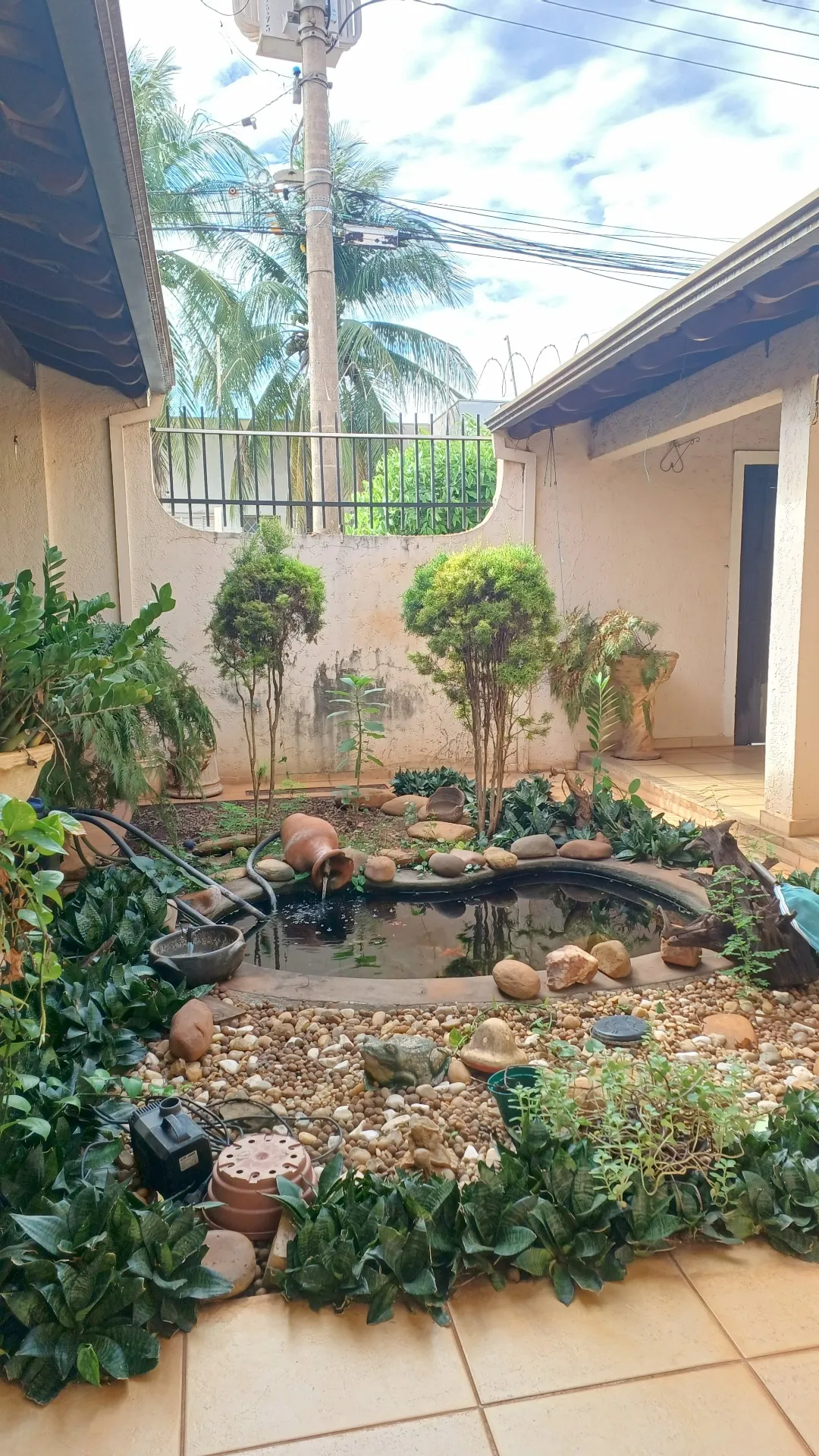 Casa com 4 quartos à venda, 283m² — foto 1 de 42