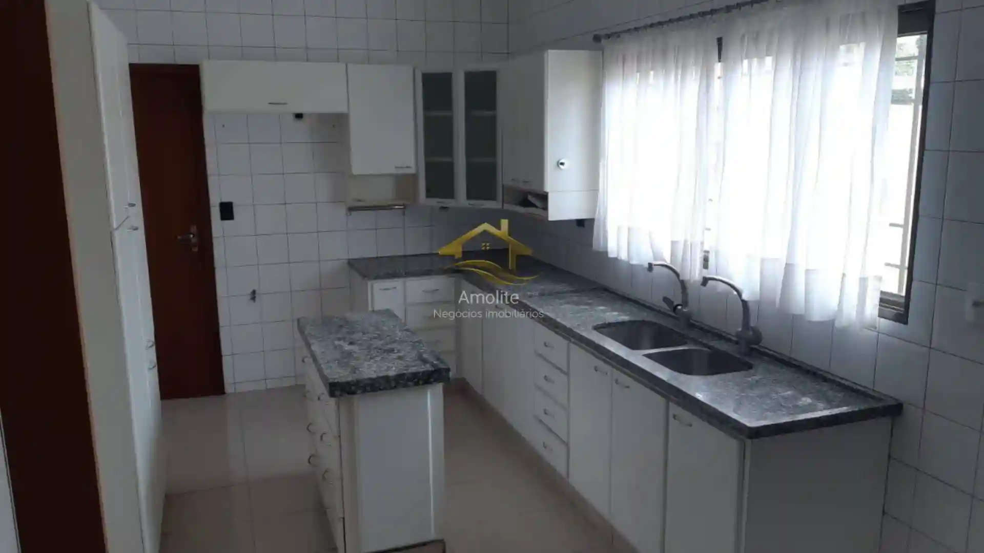Casa com 3 quartos à venda, 260m² — foto 14 de 20