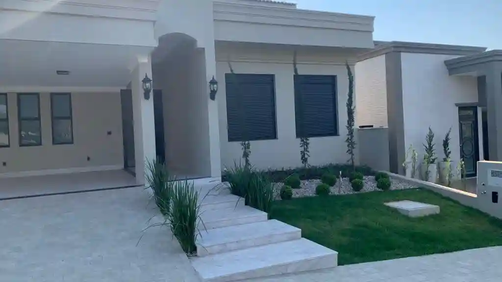 Casa de Condomínio com 3 quartos à venda, 230m² — foto 2 de 30