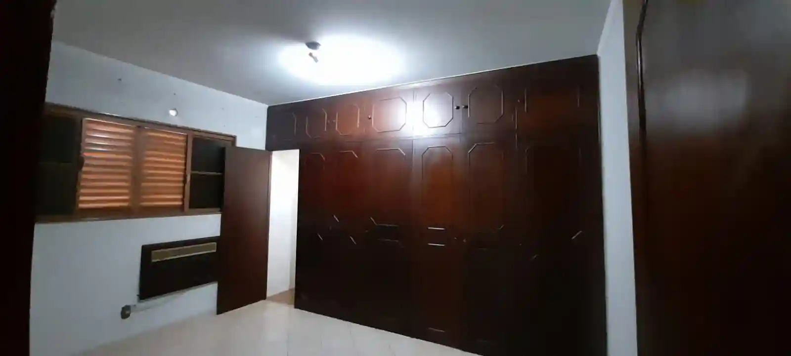 Casa com 3 quartos à venda, 198m² — foto 1 de 7