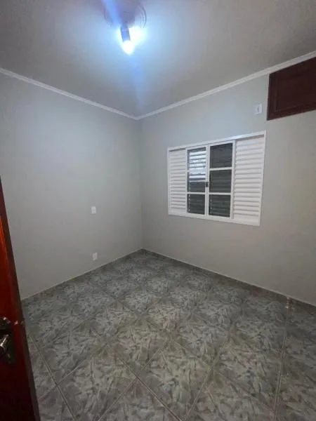 Casa à venda — foto 3 de 11