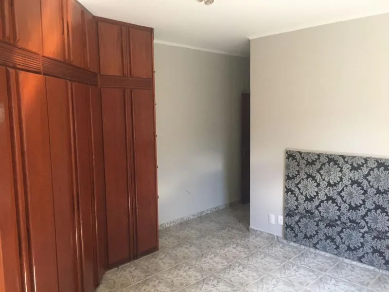 Casa à venda — foto 5 de 11
