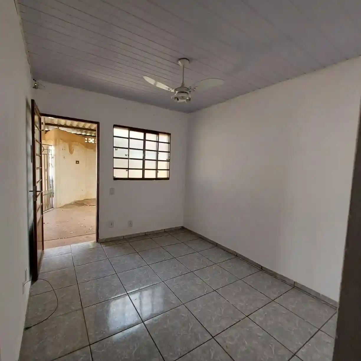 Casa com 3 quartos à venda, 80m² — foto 2 de 13